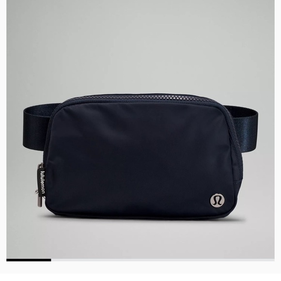 lululemon athletica Handbags - Lululemon Athletica Everywhere Belt Bag 1L